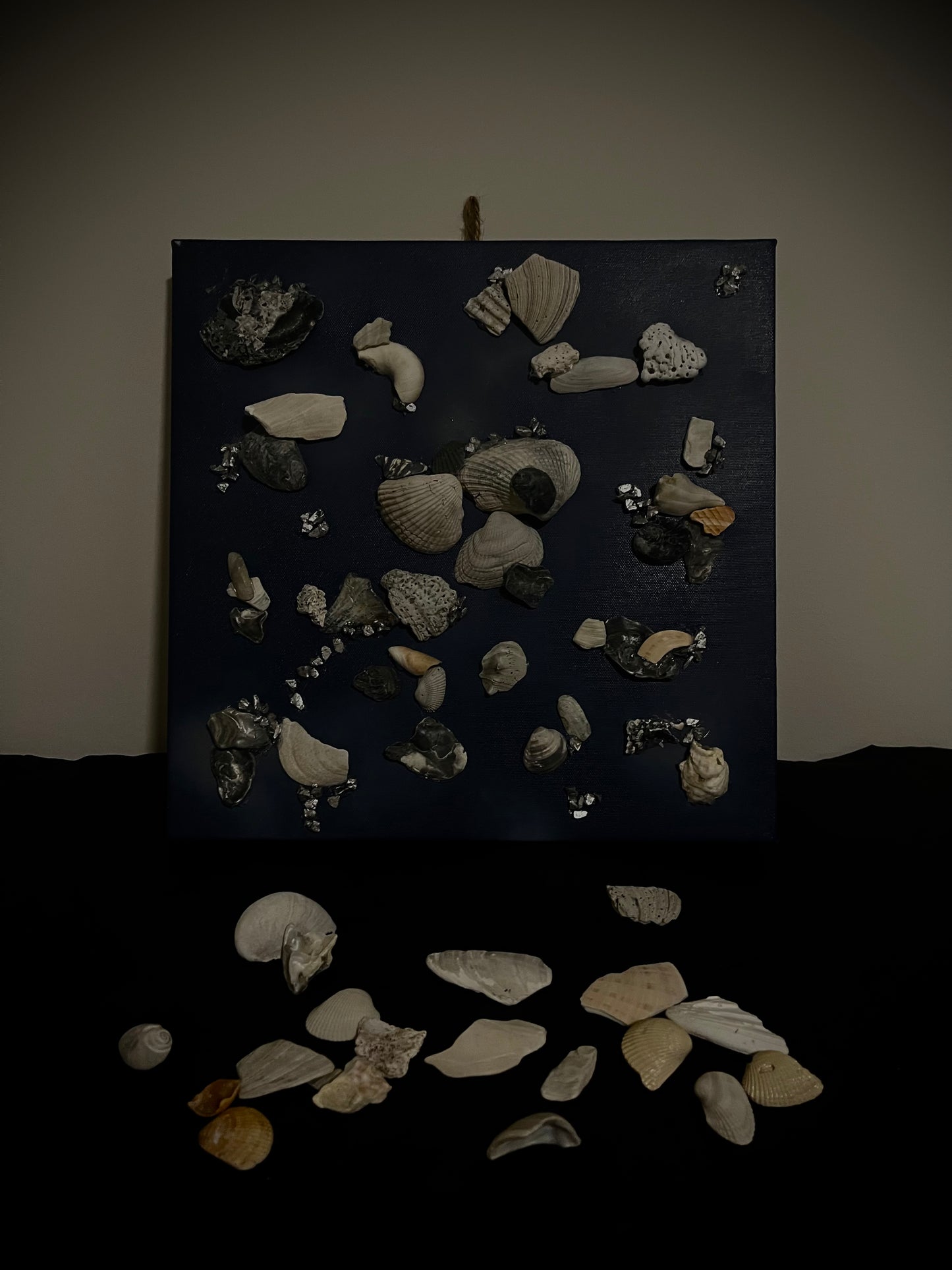 Picture dark blue/grey